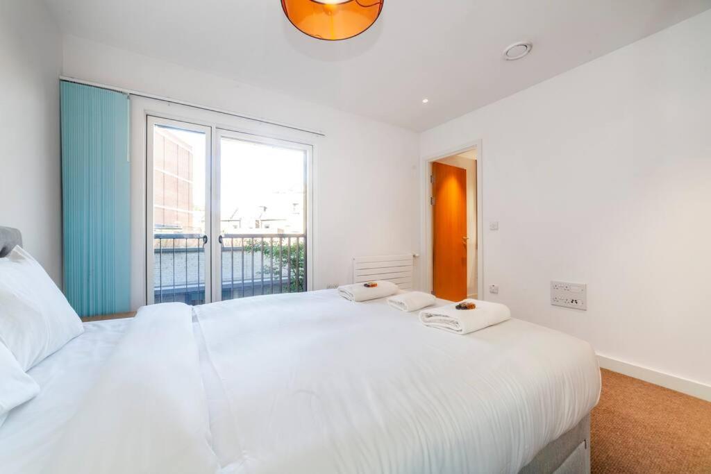 Stunning New 3 Bdr Duplex Wbalcony, East London公寓 外观 照片